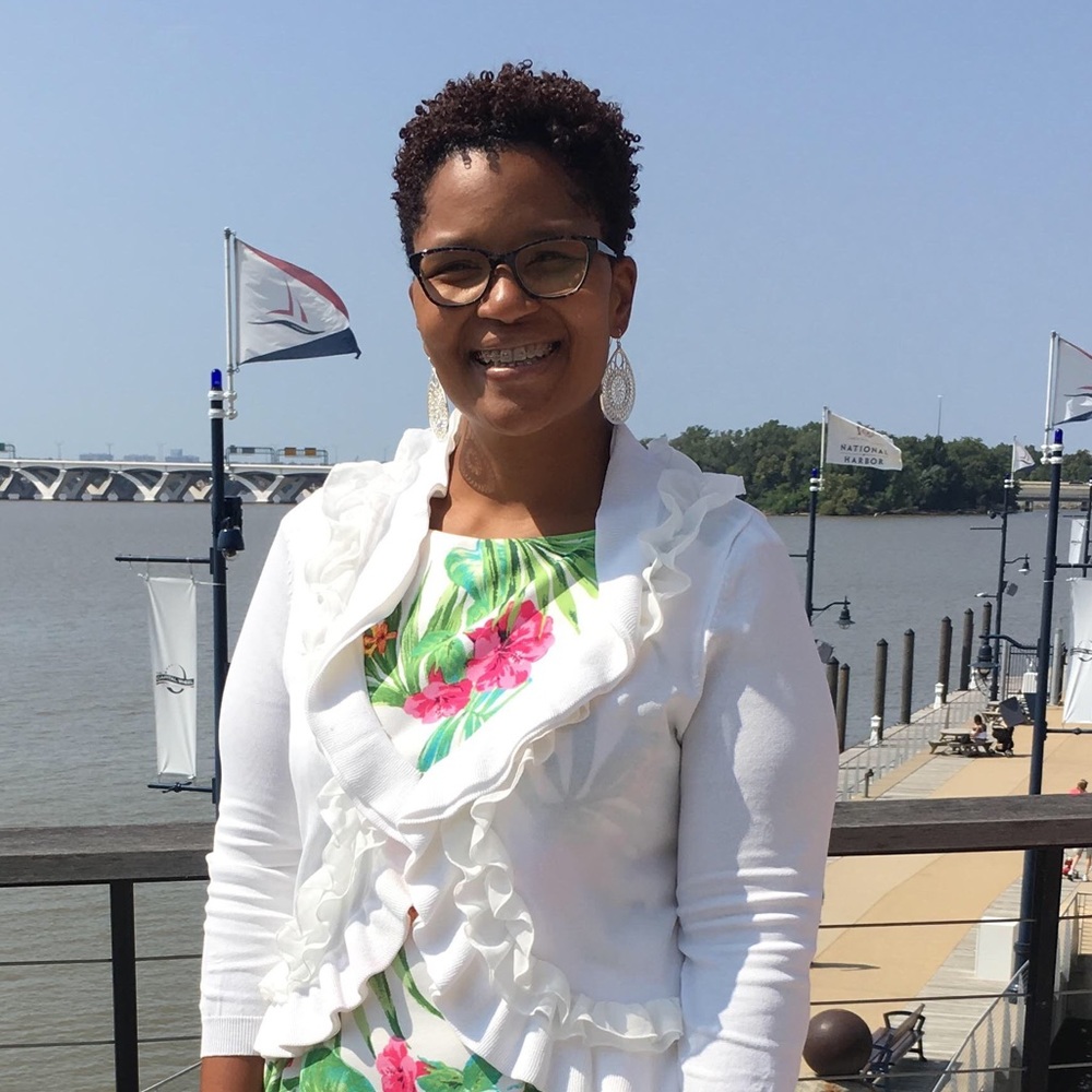 Meet your Posher, Shana!